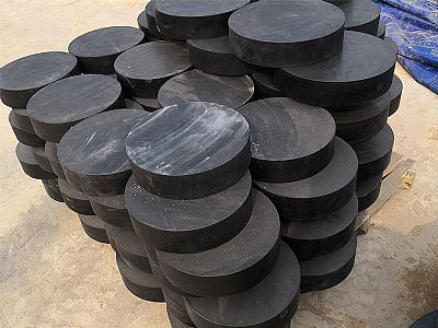 漠河市板式橡胶支座由若干层橡胶片与薄钢板经加压硫化